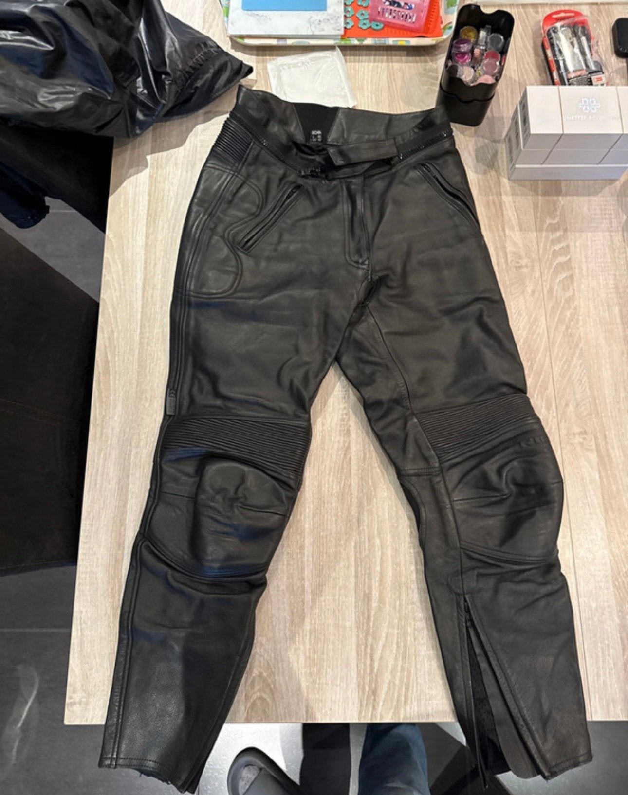 Pantalon de moto RICHA femme, Motos, Enlèvement, Neuf, sans ticket, Femmes, Pantalon | cuir