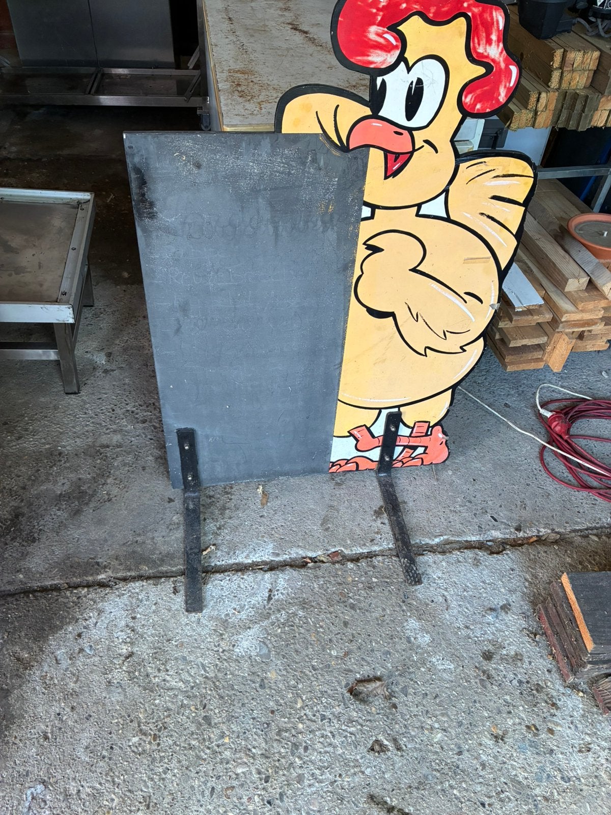 Kippen reclame bord, Enlèvement
