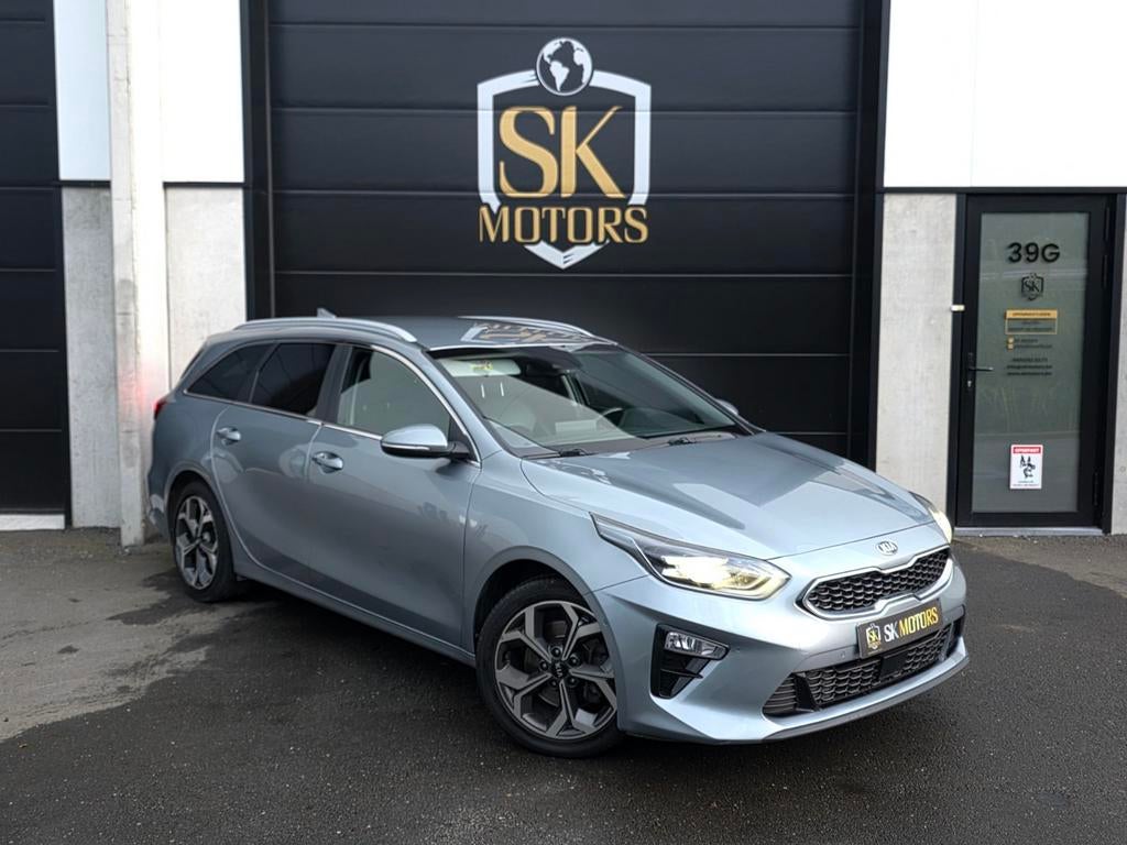 CEED SW 1.4 T-GDI Autom. Leder LaneA Carplay Camera Garantie, Auto's, 1353 cc, Euro 6, 4 cilinders, Zwart