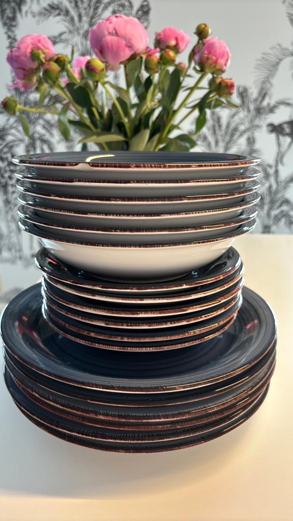 Set van 18 borden blauw, Huis en Inrichting, Keuken | Servies, Ophalen, Zo goed als nieuw, Bord(en), Effen