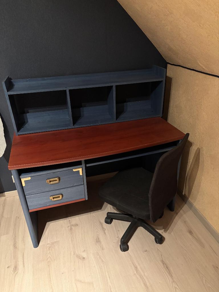 Bureau bleu avec chaise, 120 à 170 cm, 70 à 120 cm, Enlèvement, Utilisé