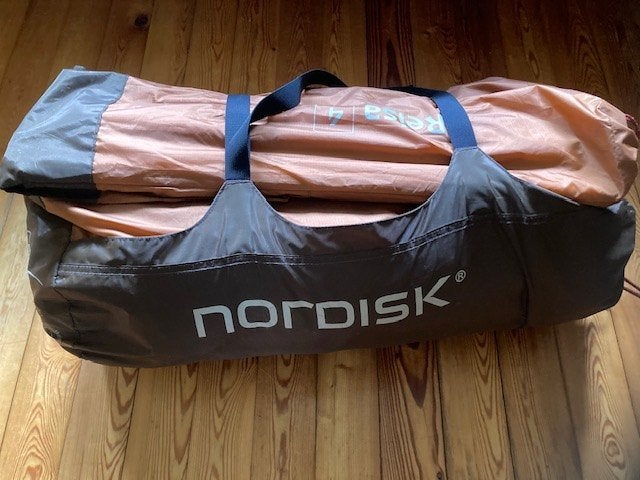 Nordisk Tent 4 personen, Caravans en Kamperen, Tenten, Ophalen, Zo goed als nieuw, Tot en met 4