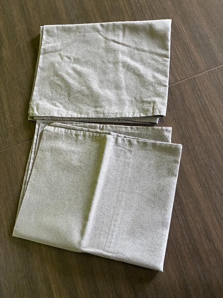 2 Taies, Maison & Meubles, Enlèvement ou Envoi, Comme neuf, Gris, Drap-housse ou Taie d'oreiller
