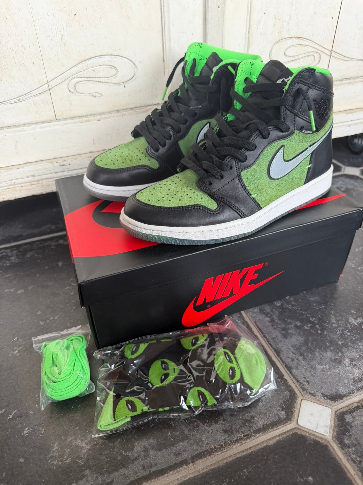 Jordan 1 retro high, Ophalen, Zo goed als nieuw