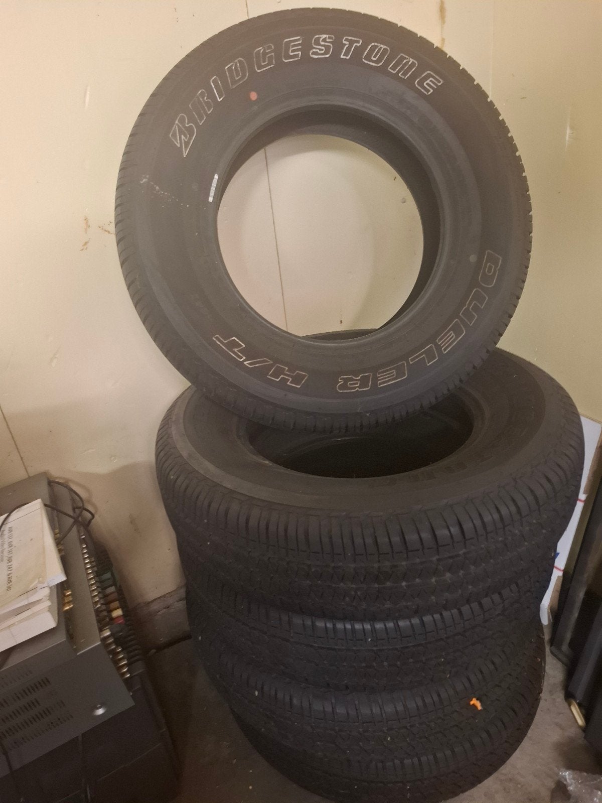 Bridgestone dueler H/T 195/80R15 96S, Enlèvement