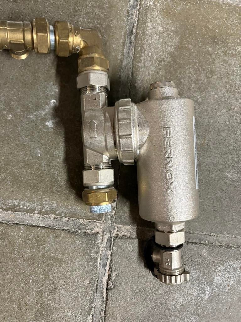 Fernox Omega Filter, Enlèvement, Comme neuf