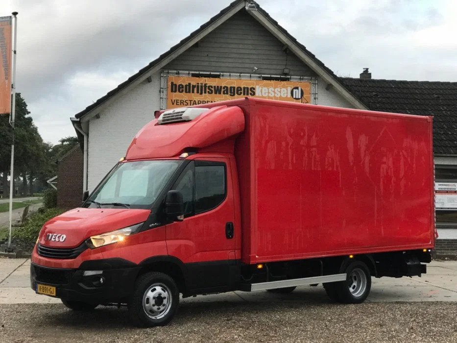 Iveco Daily 40C15 3.0 HPi Euro 6 Koelkoffer Laadklep, Auto's, Gebruikt, Iveco, 2945 kg, Bedrijf