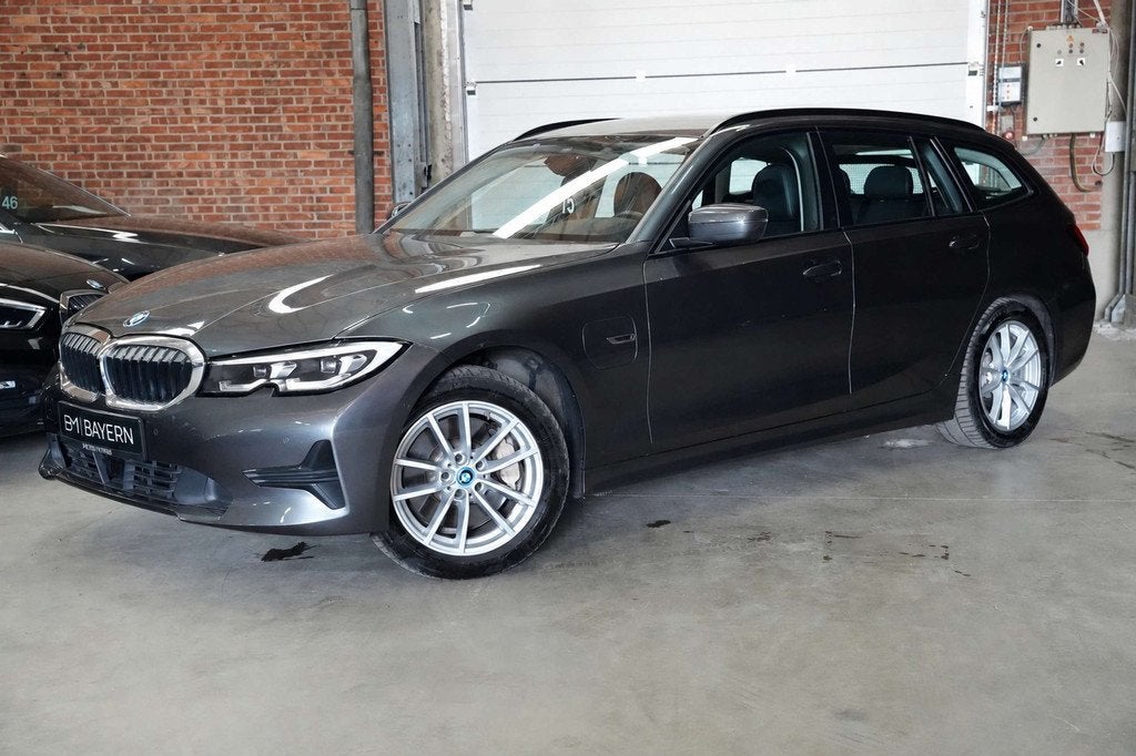 BMW 330 eA PHEV Plug in Hybride Benzine Garantie Touring E, Autos, BMW, Cuir, Achat, Euro 6, Carnet d'entretien