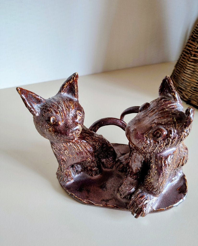 Statuette faite à la main: deux chatons espiègles. Années 90, Enlèvement ou Envoi, Utilisé, Chien ou Chat, Statue ou Figurine