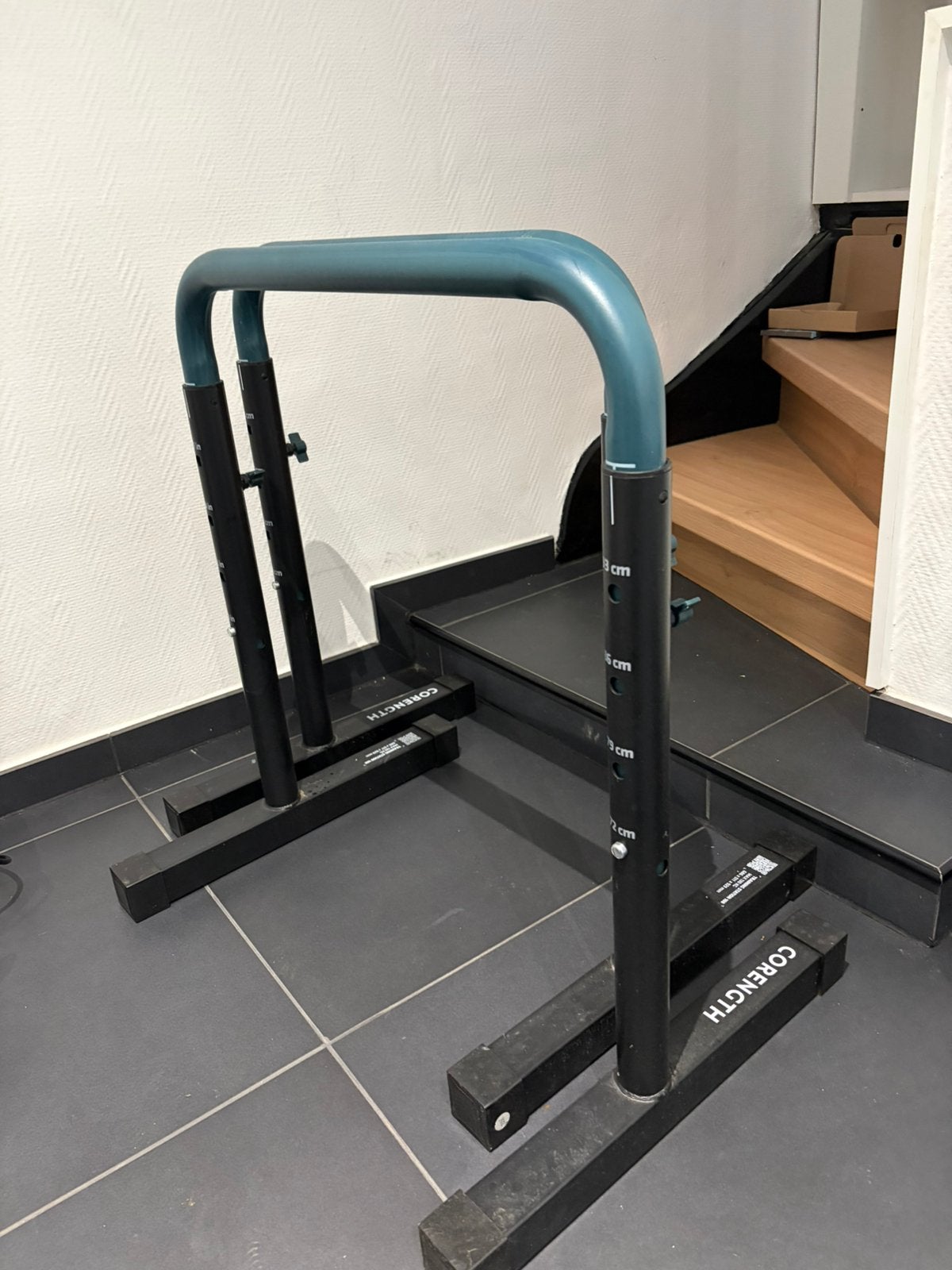 Barres parallèles / Dip station réglable Corength, Ophalen, Zo goed als nieuw