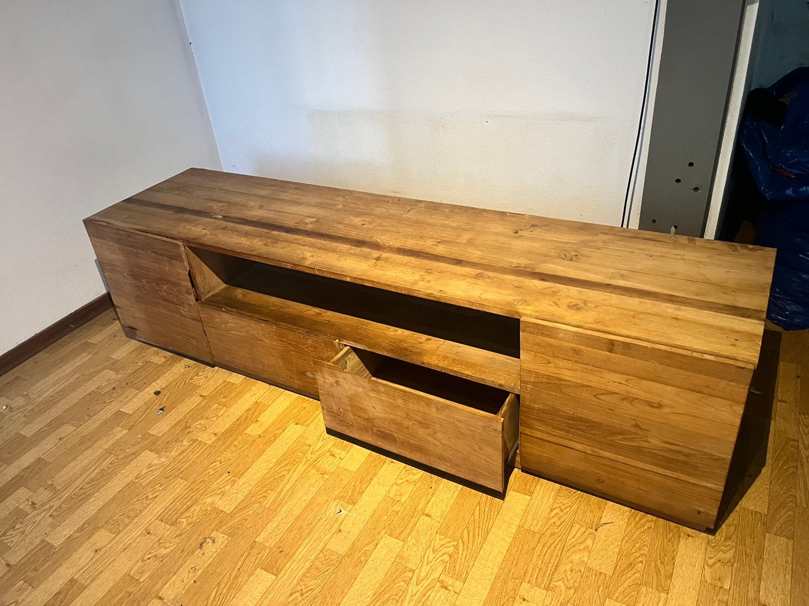 Tv meuvel massief hout teak, Huis en Inrichting, Ophalen, Zo goed als nieuw