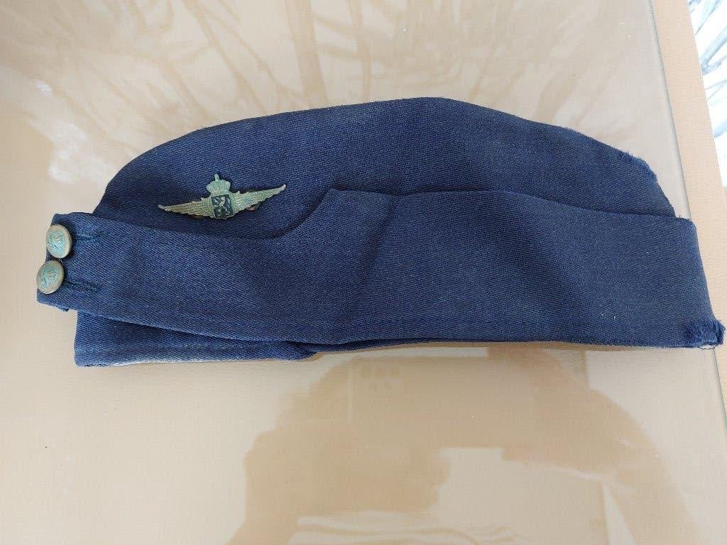 Beret ou calot avec insigne F.A.B, Enlèvement ou Envoi, Armée de l'air, Casque ou Béret