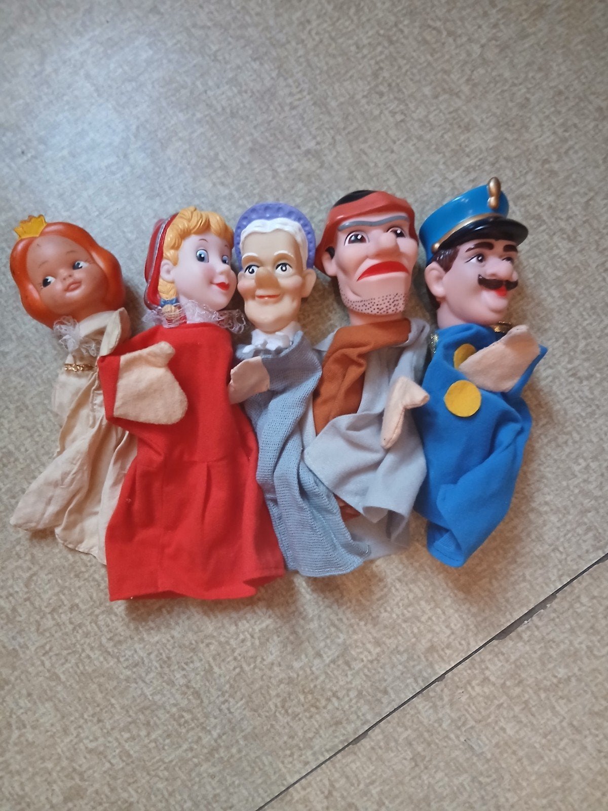 popjes voor de poppenkast, Diversen, Sinterklaas, Ophalen