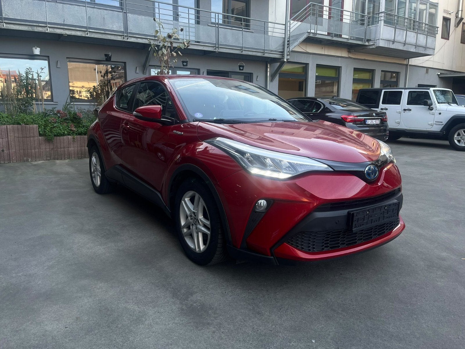 Toyota C-HR 1.8 VVT-I Hybride 73kw _ 1ère main _ très propre, Auto's, Dealer onderhouden, Stof, 4 cilinders, https://public.car-pass.be/vhr/13d72cf7-ac1d-4993-bb40-15bb5eb2772b