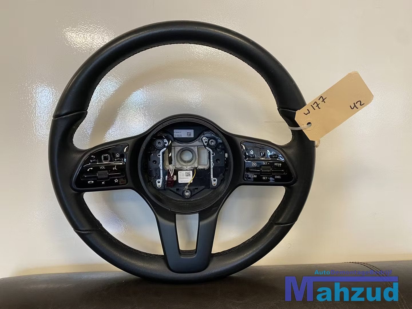 MERCEDES A KLASSE W177 Zwart leer stuurwiel stuur 2018+, Mercedes-Benz AG, Mercedes-Benz, Utilisé, Mercedesstrasse 120
70372  Stuttgart, DE