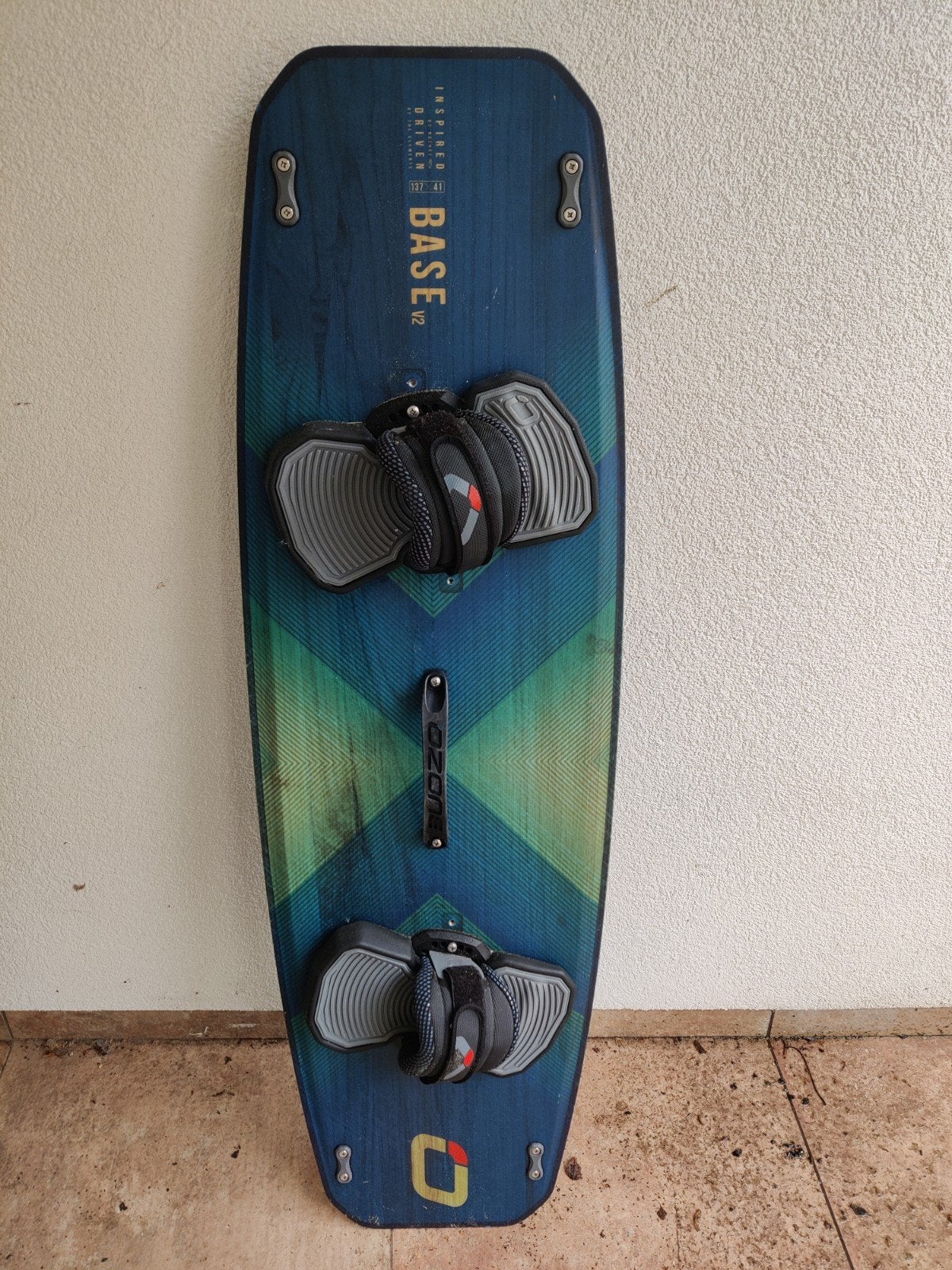 Kiteboard Ozone base V2 (beschadigd), Sports nautiques & Bateaux, Kitesurf, Enlèvement, Kite