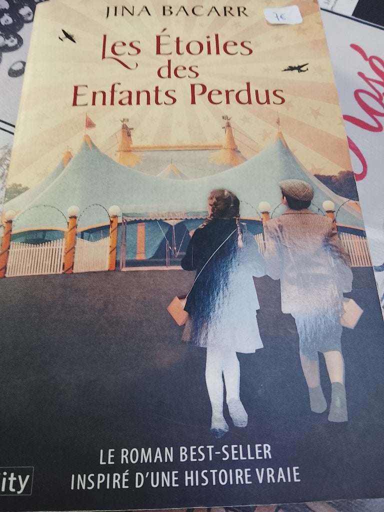 Livre relié Les étoiles des enfants perdus, Enlèvement ou Envoi, Comme neuf, Jina Bacarr, Europe autre