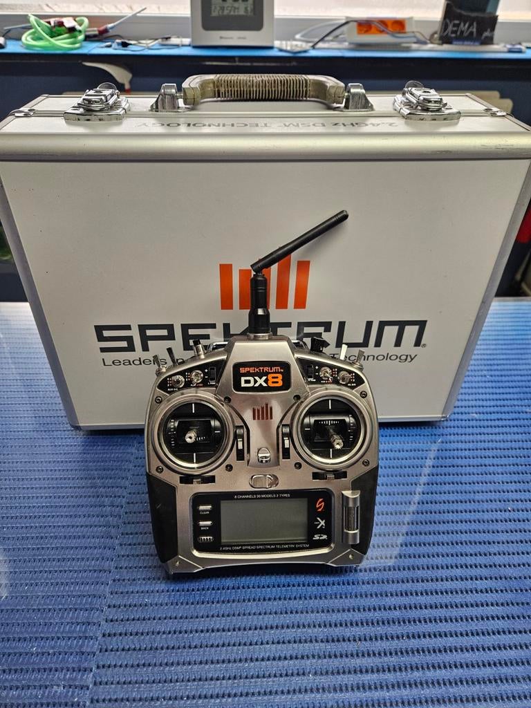 Transmetteur Spektrum DX8, Enlèvement