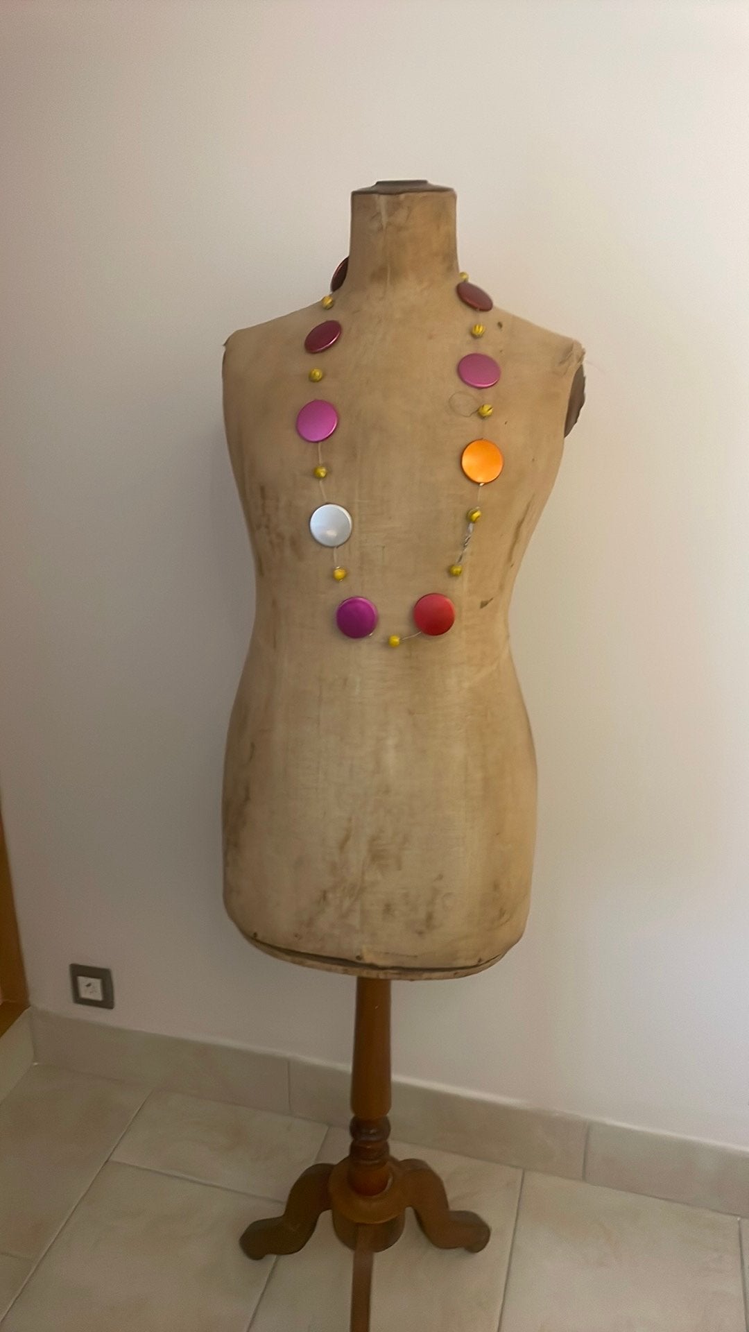 Mannequin 1930, Enlèvement