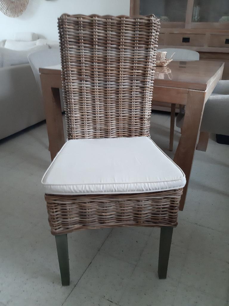 Set 4 rotan stoelen met stoelkussens, Huis en Inrichting, Stoelen, Ophalen, Zo goed als nieuw, Riet of Rotan