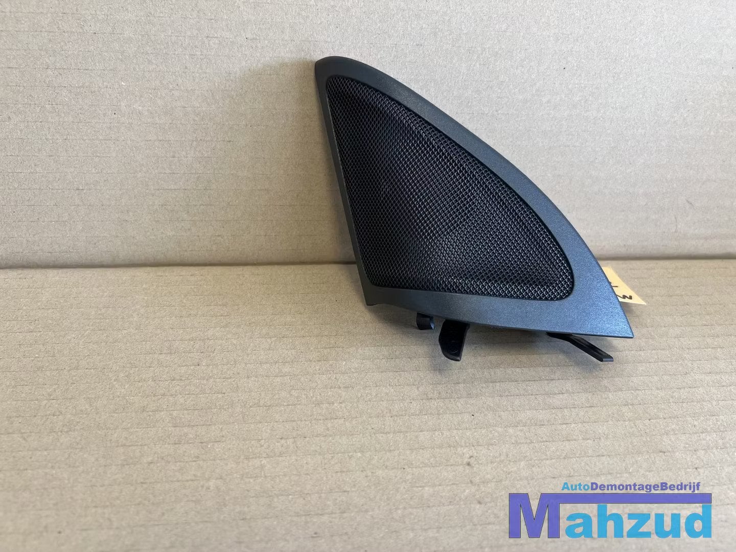 MERCEDES GLA KLASSE X156 Links voor speaker met kap 2013-202, Mercedes-Benz AG, Mercedes-Benz, Utilisé, Mercedesstrasse 120
70372  Stuttgart, DE