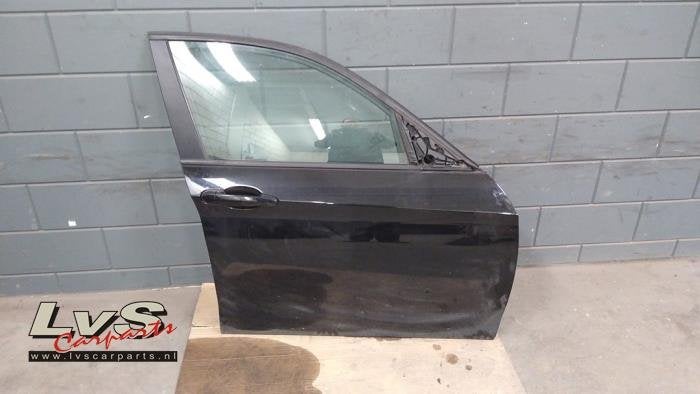 Portier 4Deurs rechts-voor van een BMW 1-Serie (668), Gebruikt, -, Deur, -
