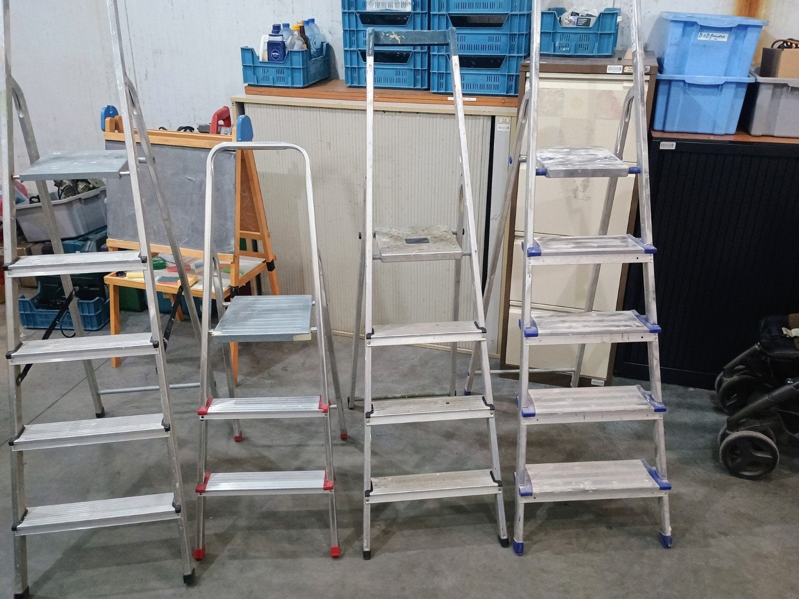 4 ALUMINIUM LADDERS VAN HOGE KWALITEIT MET 3 TOT 5 TREDEN, Doe-het-zelf en Bouw, Ladders en Trappen, Ophalen