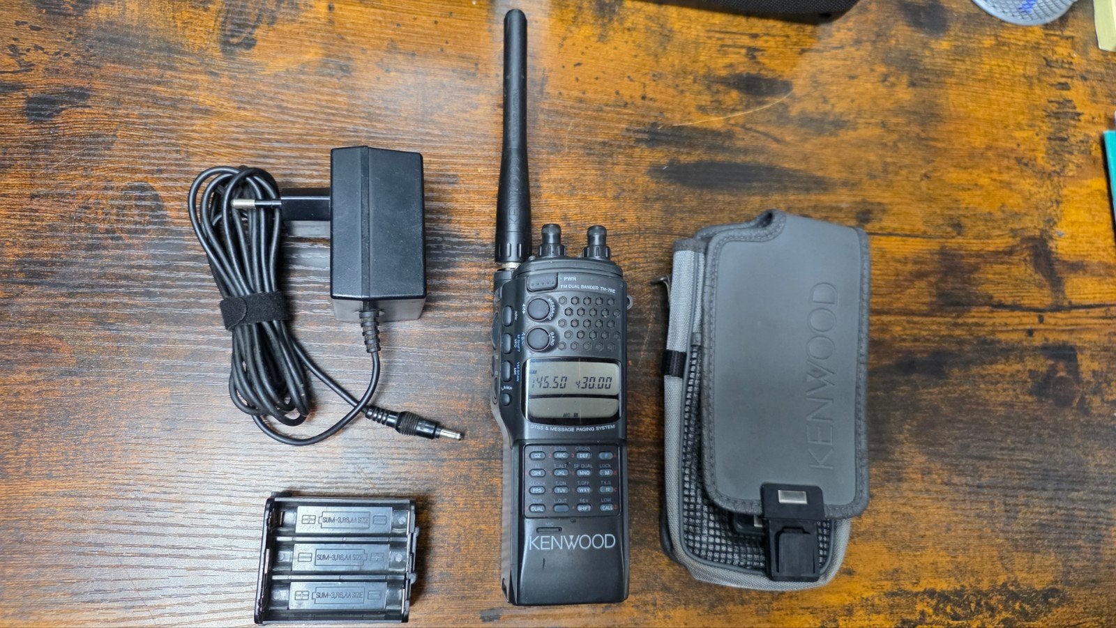Vintage Kenwood TH-78E dualband, Enlèvement ou Envoi, Utilisé, Talkie-walkie ou Walkie-talkie, Avec clip de ceinture