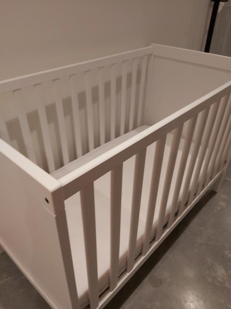 GERESERVEERD Ledikant sundvik incl. aerosleep matras ZGAN, Enlèvement, Comme neuf, Lit