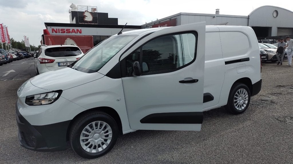 Toyota Proace City Panel Van LWB 1.2 Benzine Comfort, Voorwielaandrijving, Stof, Euro 6, Wit