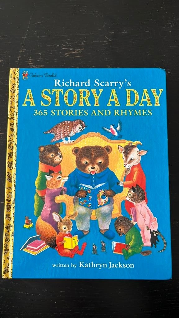 Richard Scarry A story a day, Ophalen of Verzenden, Zo goed als nieuw