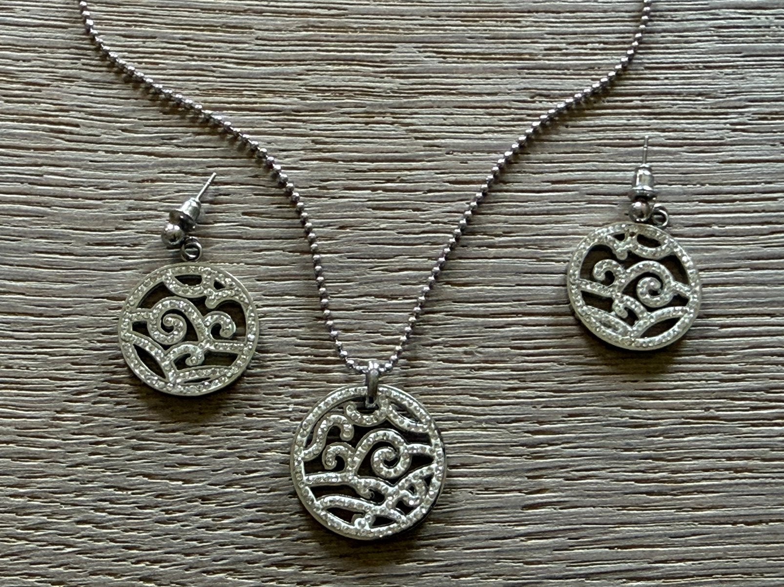 Prachtig juwelensetje van Victoria, Handtassen en Accessoires, Kettinghangers, Ophalen of Verzenden, Zo goed als nieuw