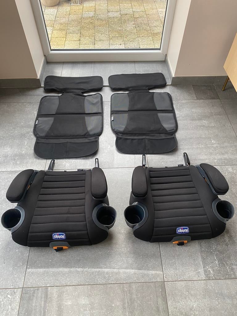 Chicco Go Fit 2 stuks samen met stoelbeschermers met isofix, Kinderen en Baby's, Autostoeltjes, Ophalen, Chicco, Isofix