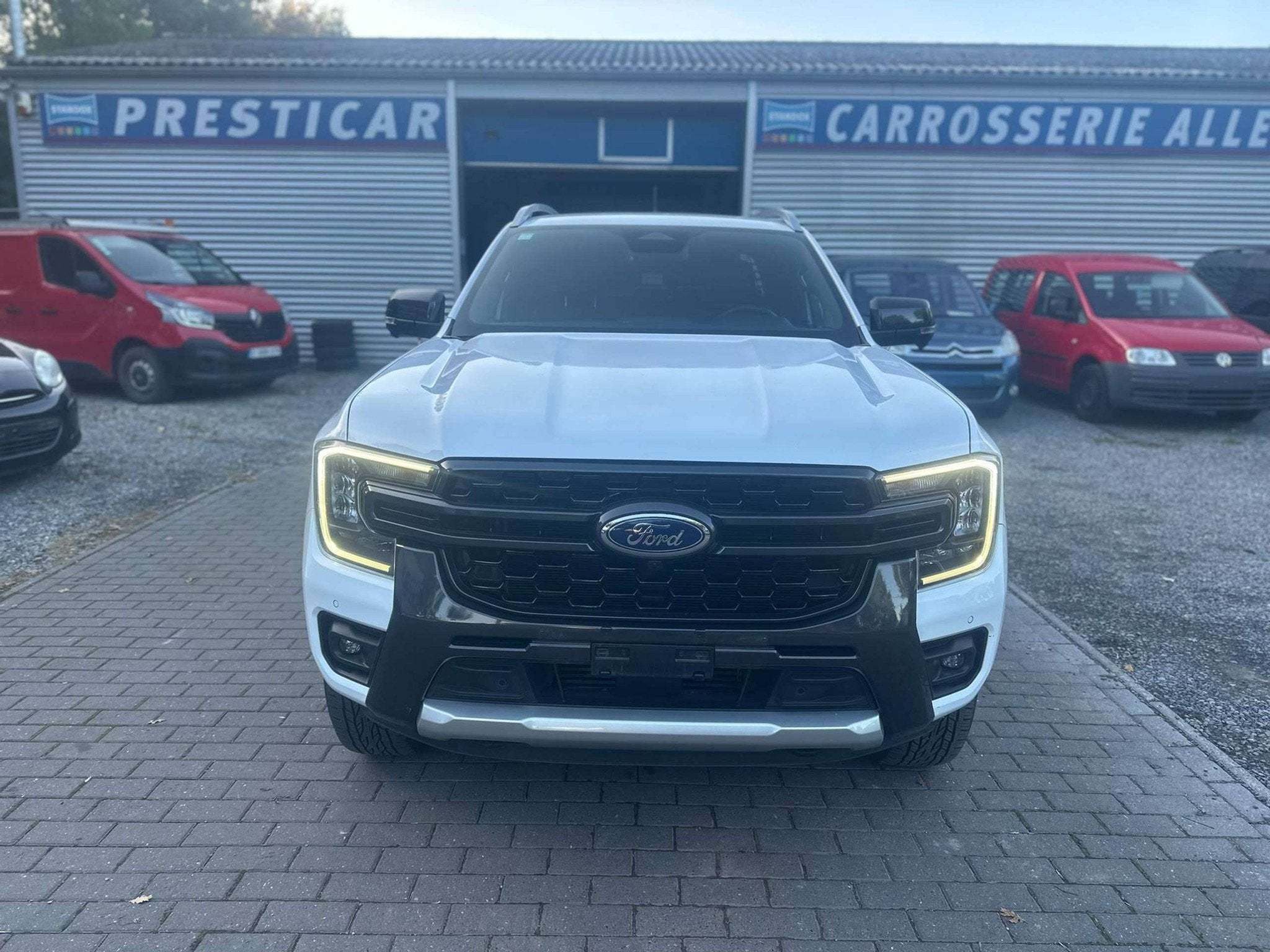 Ford Ranger 2.0 EcoBlue e-4WD Wildtrak (bj 2024, automaat), Auto's, Automaat, 4 deurs, 360° camera, Gebruikt