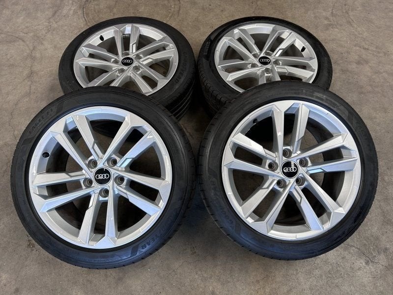 17 inch originele velgen + zomerbanden Audi A3 8Y0601025E se, Autos : Pièces & Accessoires, Pneus et Jantes, Pneus été, -, 17 pouces