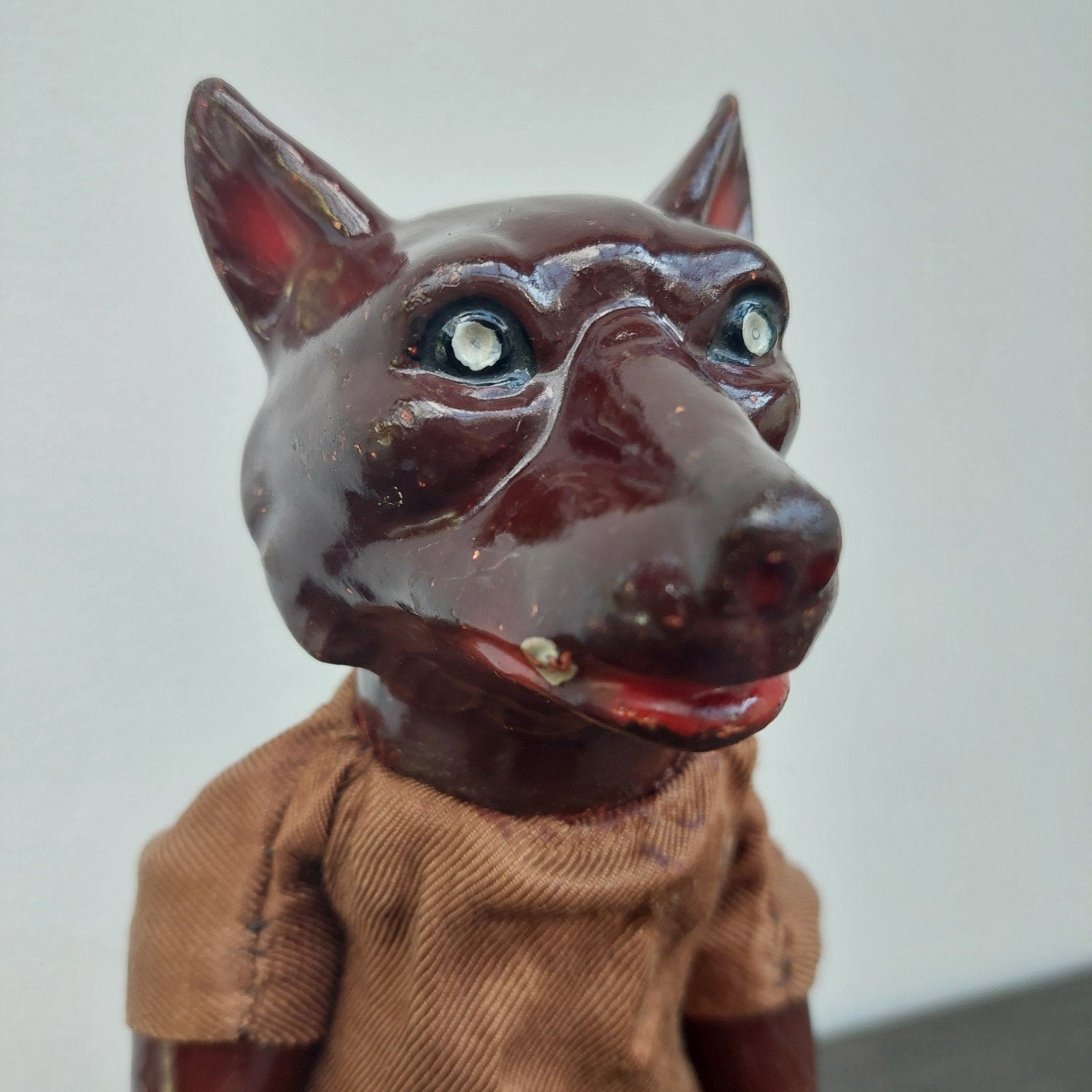 Beeusaert oude poppenkastpop composiet handpop Wolf 1950, Ophalen