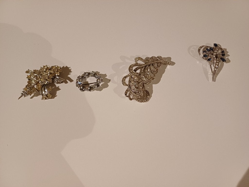 Broche, Ophalen, Gebruikt