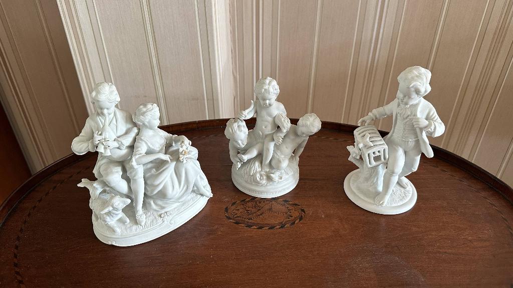 3 witte porseleinen bisquefiguren - Duitsland, Ophalen of Verzenden, Gebruikt, Mens