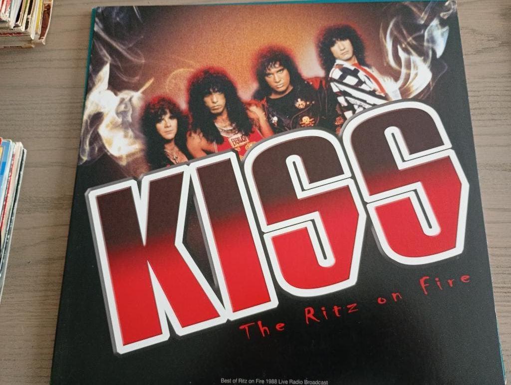 KISS - The ritz on fire, Cd's en Dvd's, Vinyl | Hardrock en Metal, Ophalen of Verzenden, 1980 - 1989, Zo goed als nieuw, 12 inch