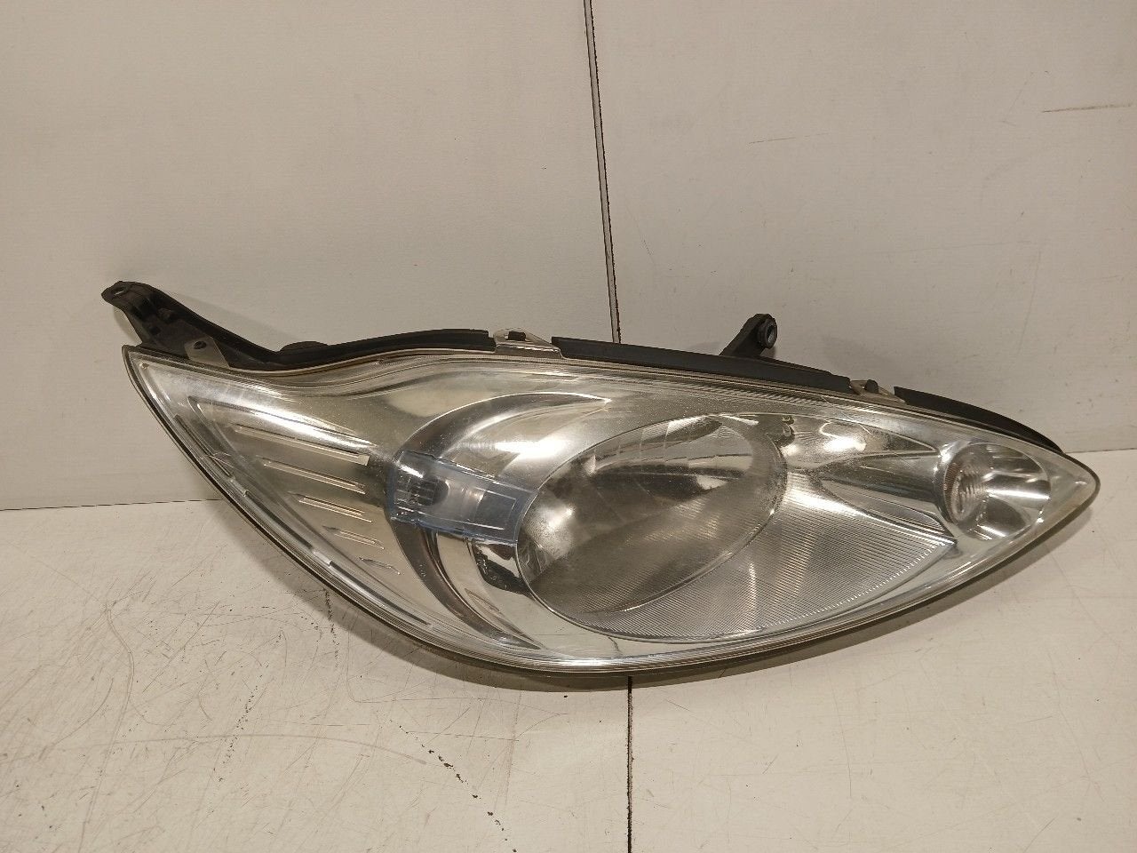 Koplamp rechts Ford Ka, Auto-onderdelen, Onderdelen@venauto.nl, Van der Ven Autorecycling B.V., Gebruikt, Ettenseweg 76, 4706 PB Roosendaal, The Netherlands