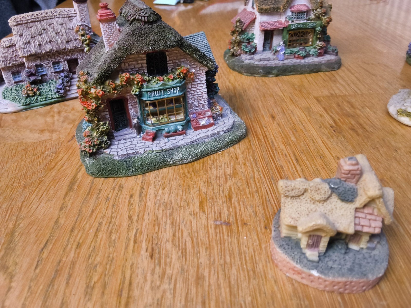 Modelhuisjes treinen. Bloemstukken  en diverse mogelijkheden, Ophalen