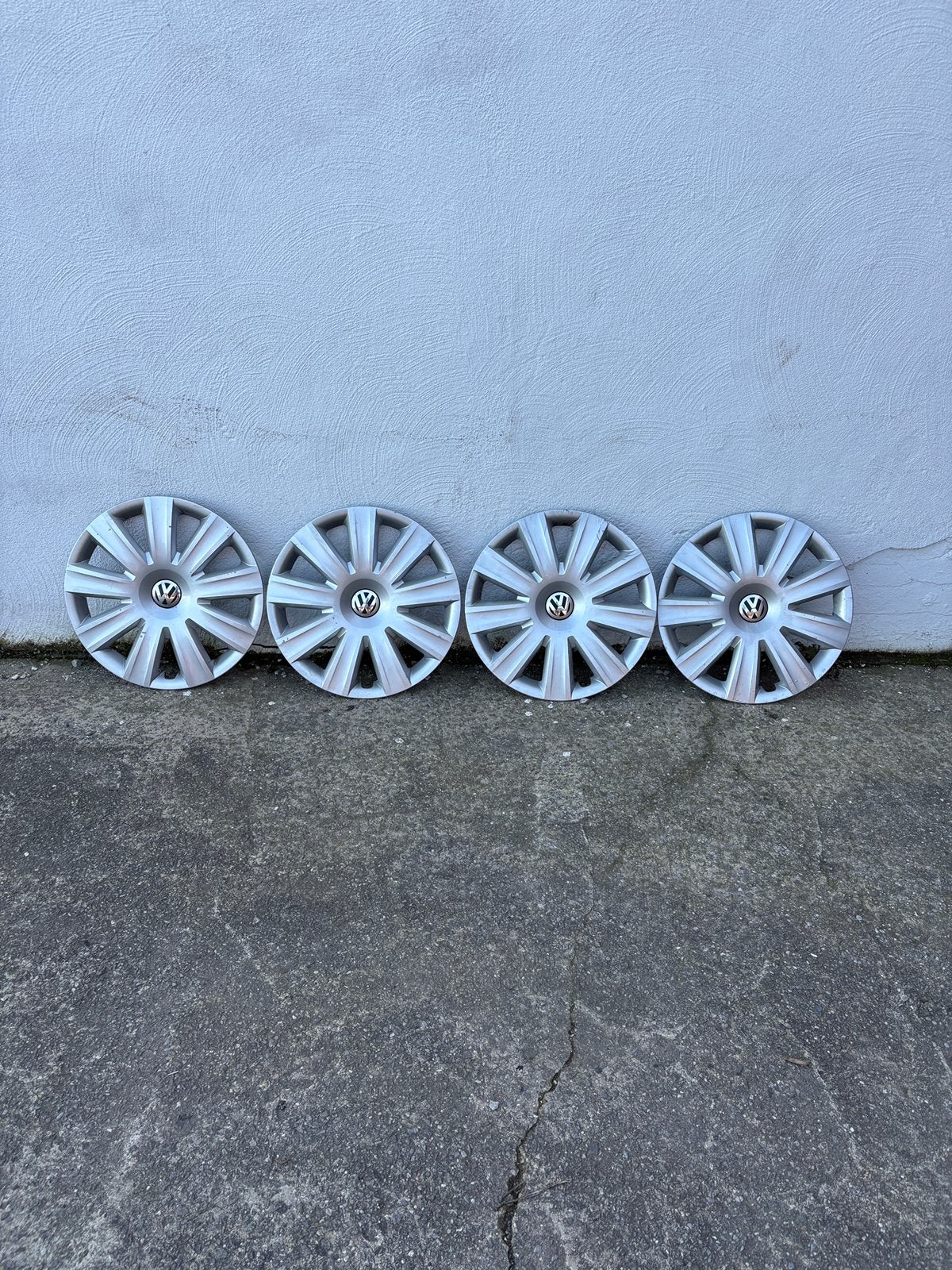 4 Enjoliveurs Origine Volkswagen 16 Pouces (Réf: 7N0601147), Autos : Divers, Enlèvement ou Envoi, Comme neuf