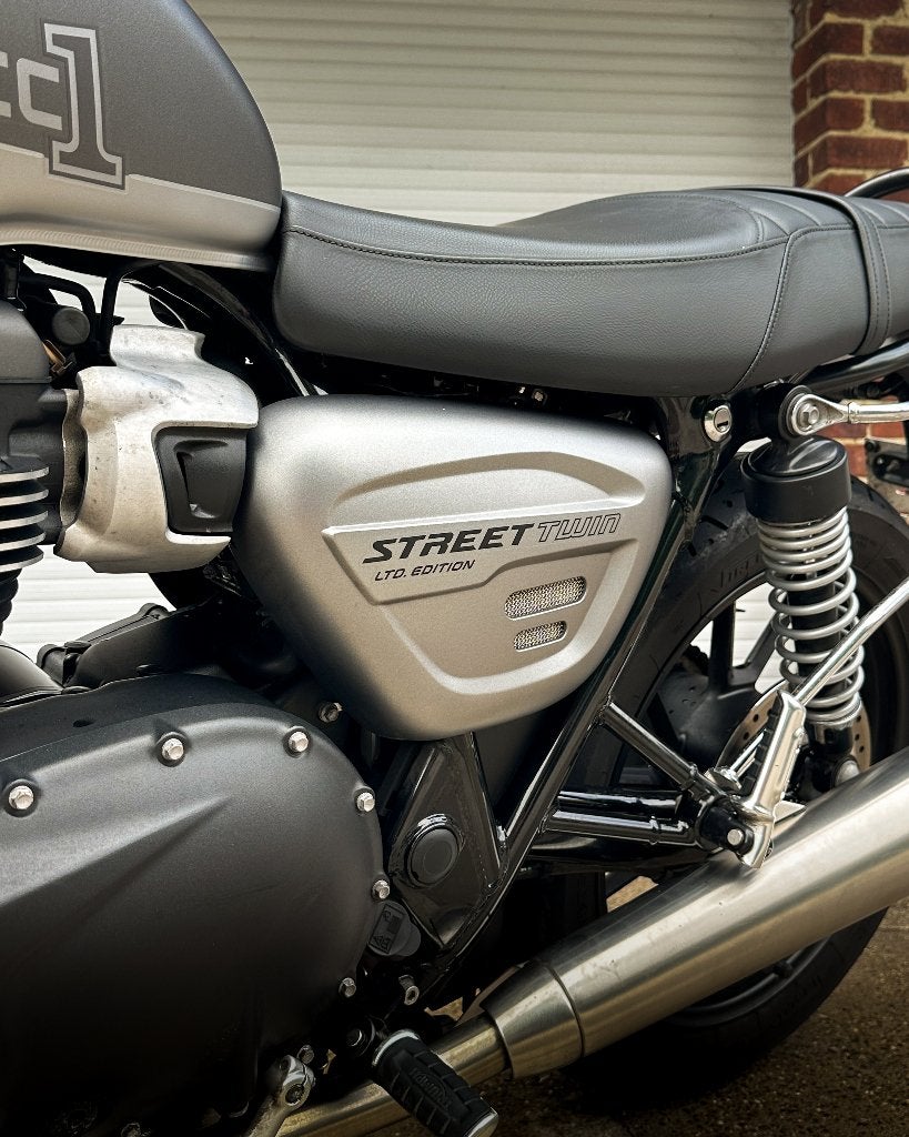 Triumph Street Twin 900 - EC1 LTD. Édition, Permis Moto A, Entreprise, Occasion, Plus de 35 kW
