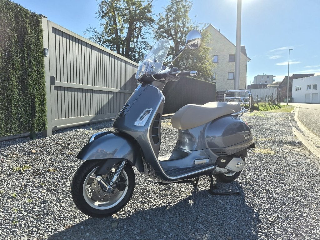 Vespa GTS 125 Dolomiet, Motoren, Scooter, Occasion, Bedrijf, 125 cc