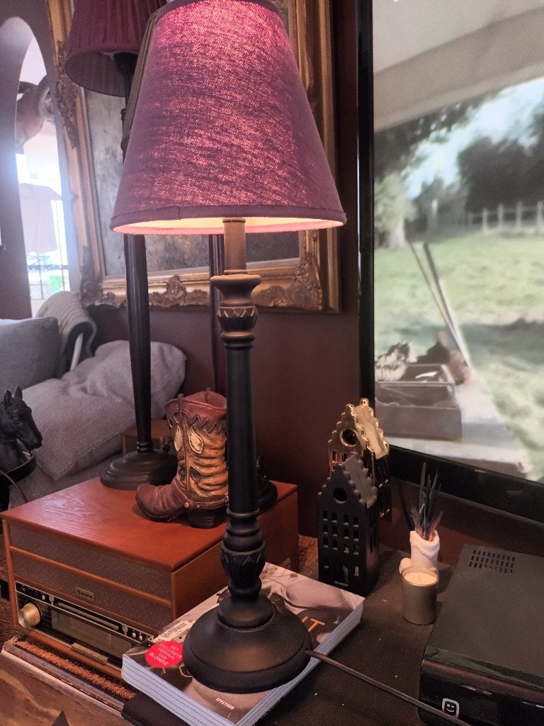 Lamp  j-line , zwarte houten voet / paarse kap ,  mooi, Huis en Inrichting, Paars, Ophalen of Verzenden, Hout, Sfeerlamp