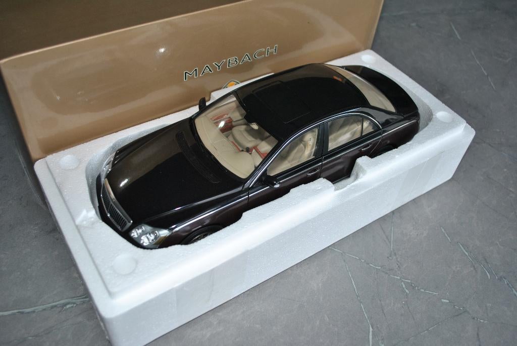 Autoart 1/18 Maybach 57, Hobby en Vrije tijd, Ophalen of Verzenden, Zo goed als nieuw, Auto, Autoart