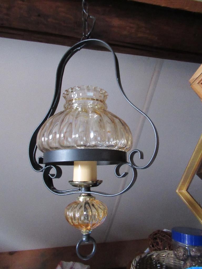 hanglamp met iriserende stolp-jaren 70-smeedijzer-VINTAGE, Antiek en Kunst, Ophalen of Verzenden