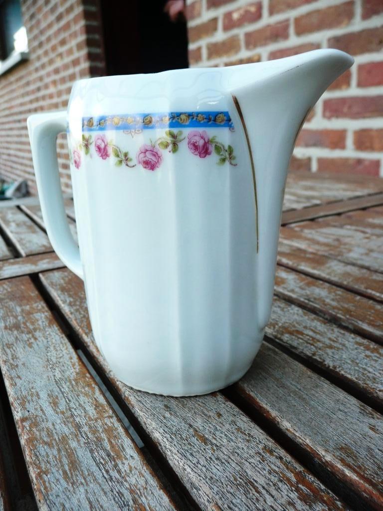 Prachtig, charmant, porseleinen koffieservies, Huis en Inrichting, Ophalen of Verzenden, Zo goed als nieuw, Porselein, Compleet servies
