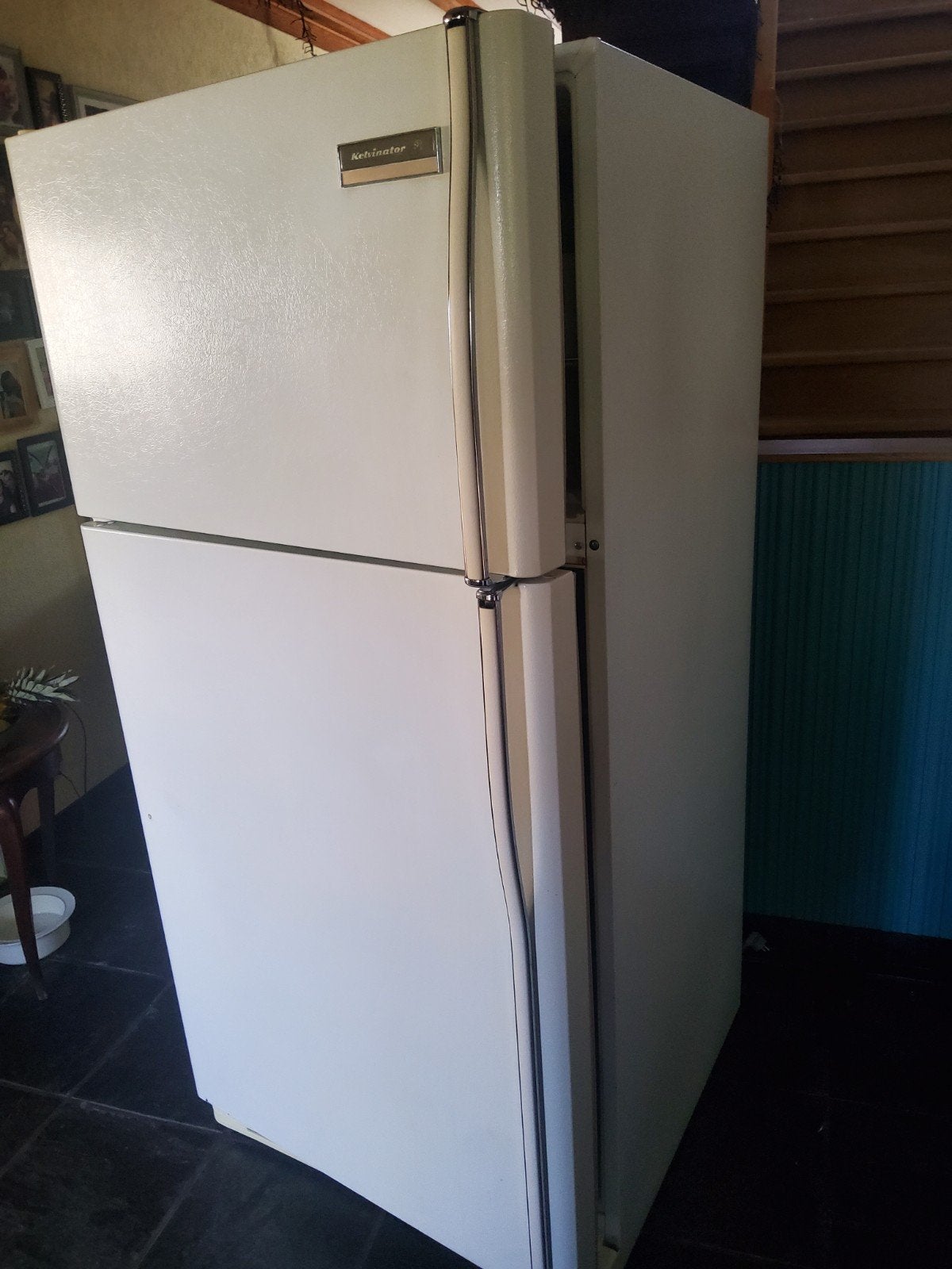 ijskast frigo koelkast met diepvries kelvinator  werkt, Elektronische apparatuur, Ophalen