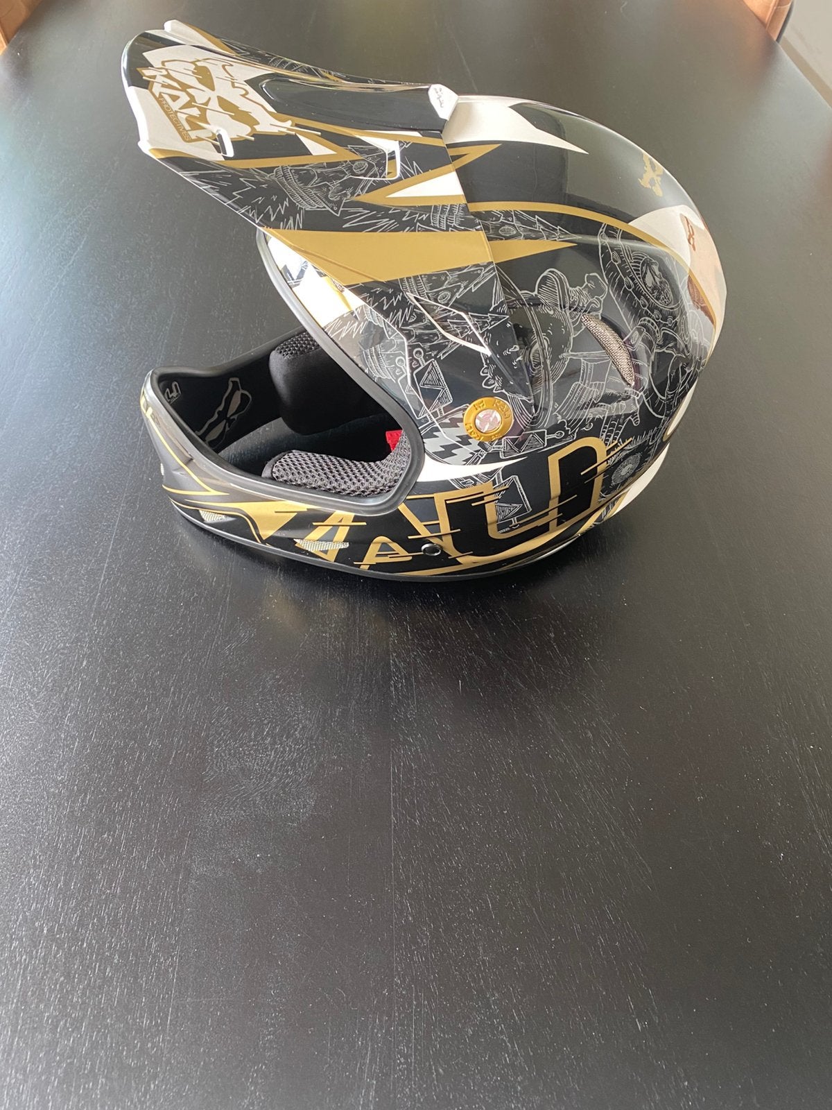 Kali helm maat medium, Ophalen, Gebruikt, Medium